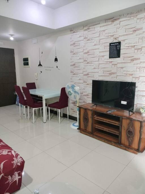 Cubao Manhattan Heights, Unit 8Bc Tower B, 1 Br Manila Exterior photo