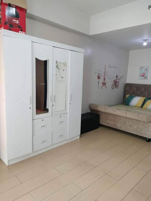 Cubao Manhattan Heights, Unit 8Bc Tower B, 1 Br Manila Exterior photo