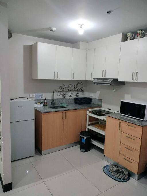 Cubao Manhattan Heights, Unit 8Bc Tower B, 1 Br Manila Exterior photo